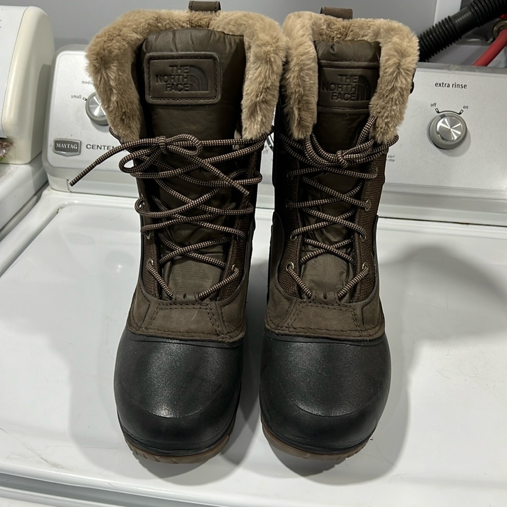 Womens North Face Shellista IV Mid Boots
Demitasse Brown/Tnf Black | size 9